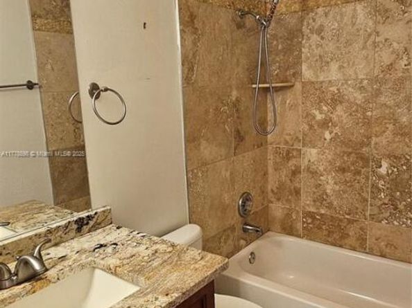 5352 NE 6th Ave G9, Oakland Park FL 33334