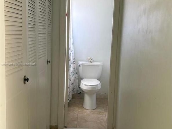 5141 W Oakland Park Blvd 208, Lauderdale Lakes FL 33313