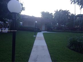 5141 W Oakland Park Blvd 208, Lauderdale Lakes FL 33313