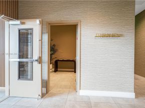 229 SW 9th St 504, Miami FL 33130