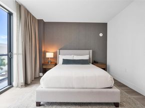 229 SW 9th St 504, Miami FL 33130