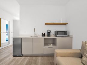 229 SW 9th St 504, Miami FL 33130