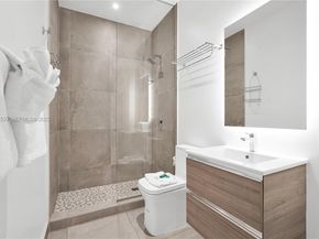 229 SW 9th St 504, Miami FL 33130