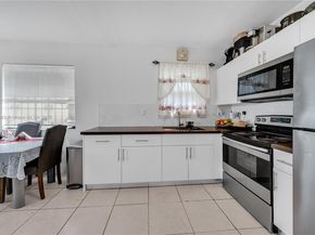 285 NW 39th St, Miami FL 33127
