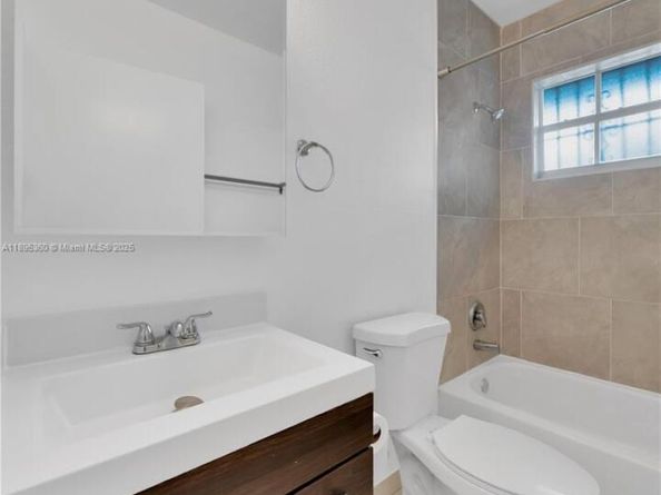 285 NW 39th St, Miami FL 33127