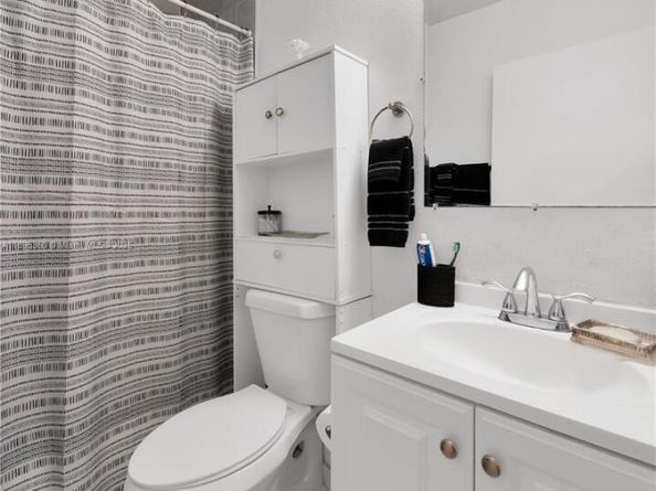 285 NW 39th St, Miami FL 33127