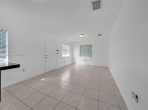 285 NW 39th St, Miami FL 33127