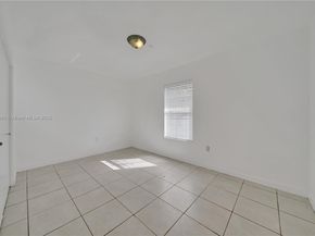 285 NW 39th St, Miami FL 33127
