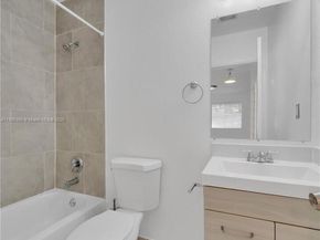 285 NW 39th St, Miami FL 33127