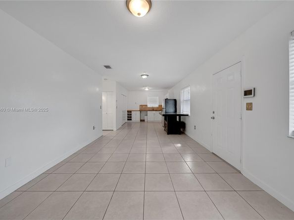 285 NW 39th St, Miami FL 33127