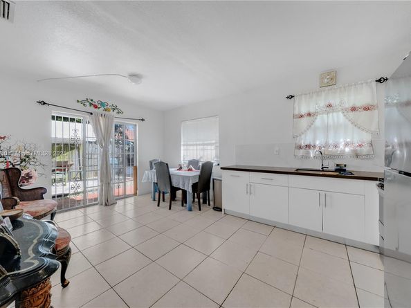 285 NW 39th St, Miami FL 33127