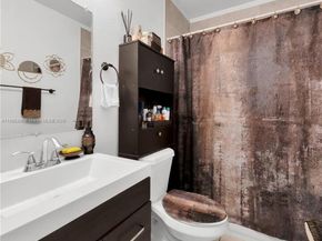 285 NW 39th St, Miami FL 33127