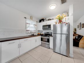 285 NW 39th St, Miami FL 33127