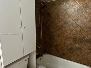 16950 W Dixie Hwy a429, North Miami Beach FL 33160