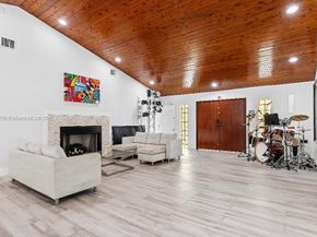 14401 SW 23rd St, Davie FL 33325