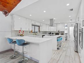 14401 SW 23rd St, Davie FL 33325