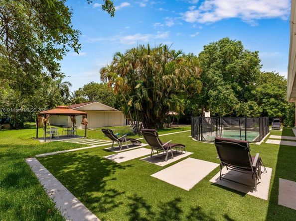 14401 SW 23rd St, Davie FL 33325