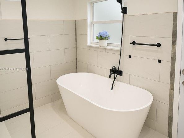 14401 SW 23rd St, Davie FL 33325