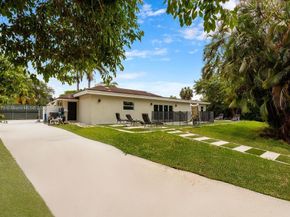 14401 SW 23rd St, Davie FL 33325