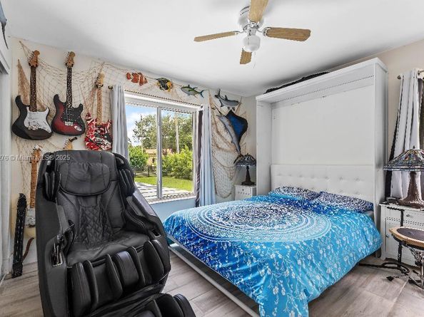 14401 SW 23rd St, Davie FL 33325