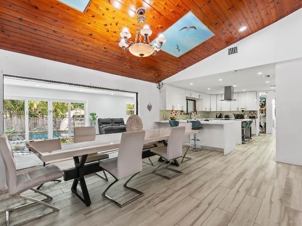 14401 SW 23rd St, Davie FL 33325