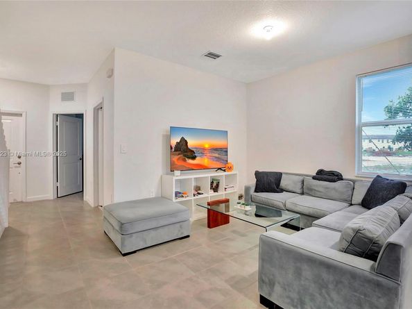 12210 NW 24th Pl, Miami FL 33167