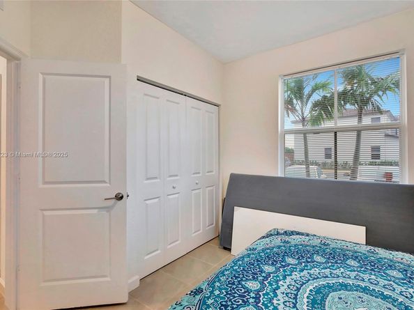 12210 NW 24th Pl, Miami FL 33167