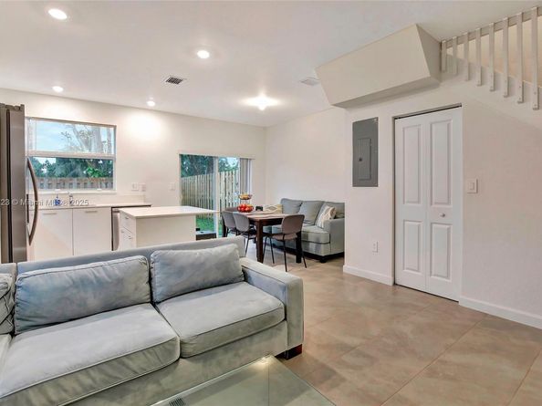12210 NW 24th Pl, Miami FL 33167