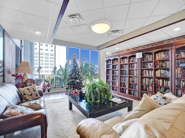 322 Buchanan St 610, Hollywood FL 33019