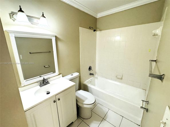 1141 Lake Victoria Dr E, West Palm Beach FL 33411