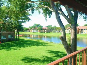 1141 Lake Victoria Dr E, West Palm Beach FL 33411