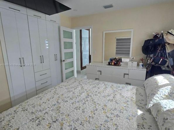 2845 NW 164th Ter, Miami Gardens FL 33054