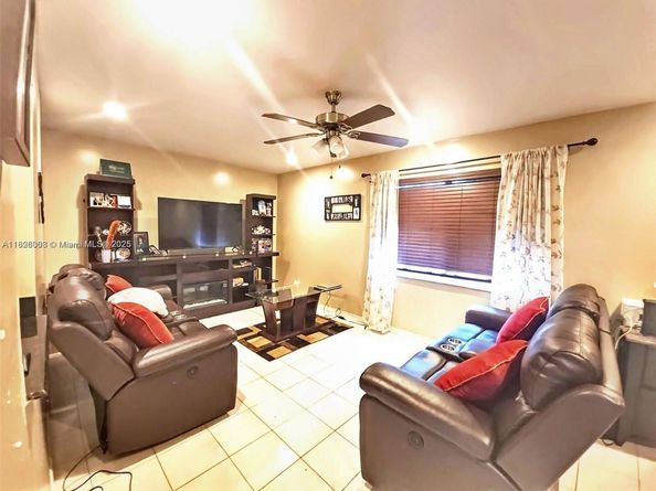 7301 SW 8th St, North Lauderdale FL 33068