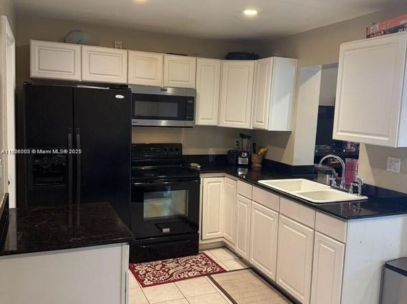 7301 SW 8th St, North Lauderdale FL 33068