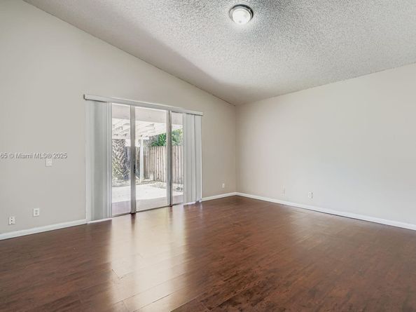 10397 SW 16th St, Pembroke Pines FL 33025