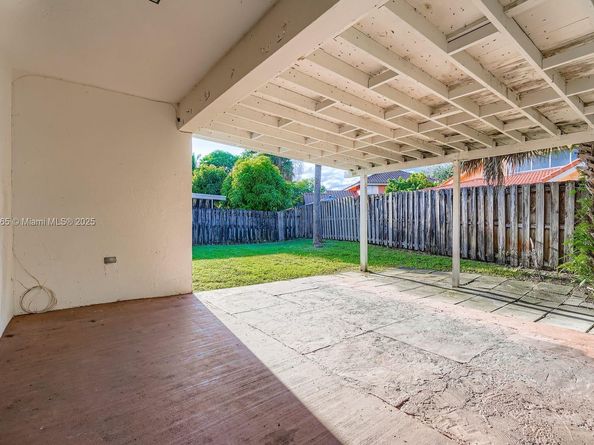10397 SW 16th St, Pembroke Pines FL 33025