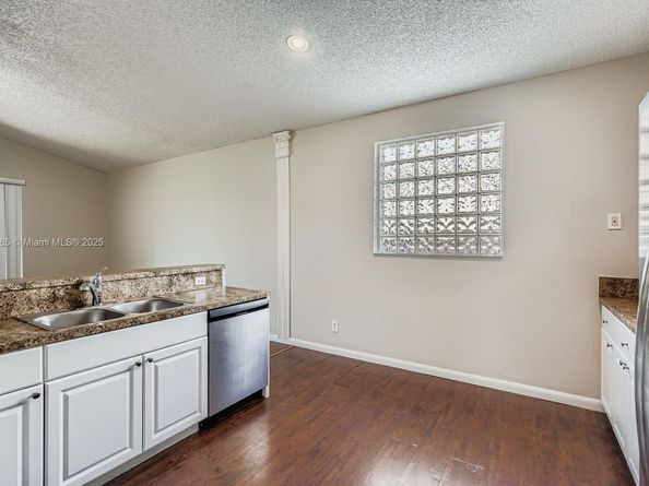 10397 SW 16th St, Pembroke Pines FL 33025