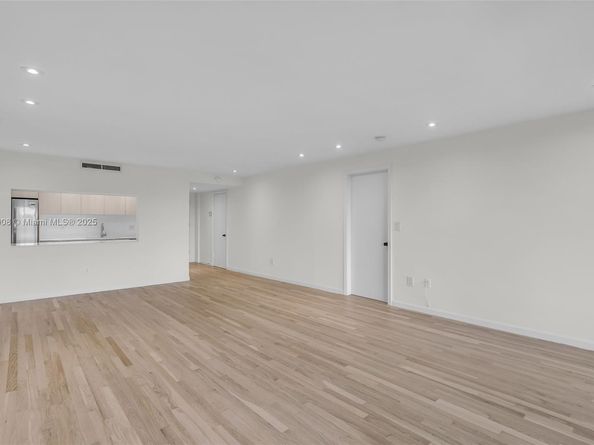 155 Ocean Lane Dr 302, Key Biscayne FL 33149