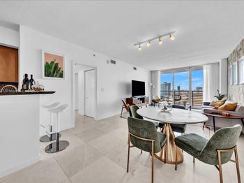 335 S Biscayne Blvd