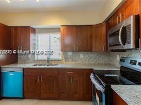 2890- 2892 S Le Jeune Rd, Coral Gables FL 33134