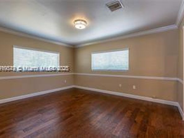 2890- 2892 S Le Jeune Rd, Coral Gables FL 33134