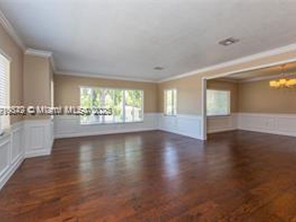 2890- 2892 S Le Jeune Rd, Coral Gables FL 33134