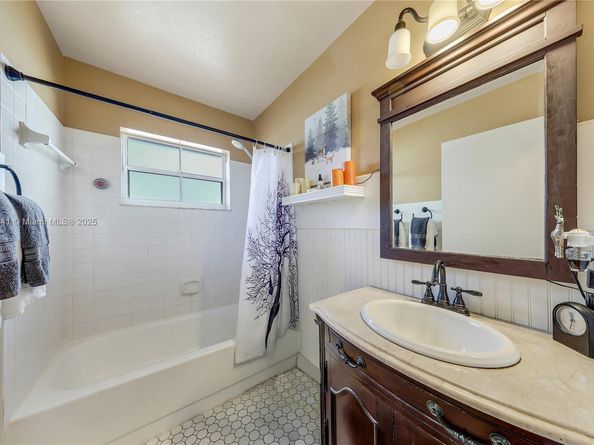 18411 NW 18th St, Pembroke Pines FL 33029