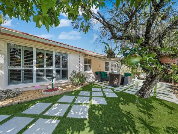 18411 NW 18th St, Pembroke Pines FL 33029