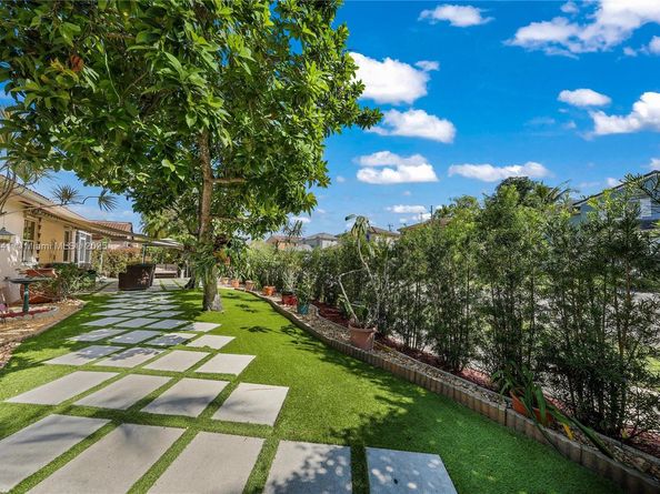 18411 NW 18th St, Pembroke Pines FL 33029