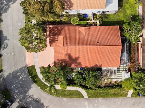 18411 NW 18th St, Pembroke Pines FL 33029