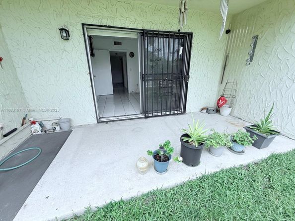 300 NW 42nd Ave 109, Miami FL 33126