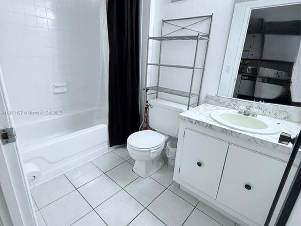 300 NW 42nd Ave 109, Miami FL 33126