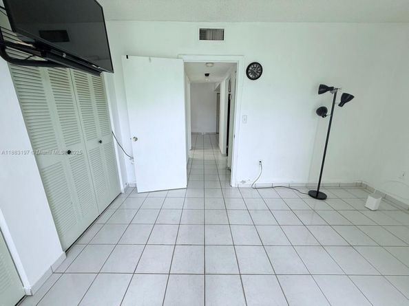 300 NW 42nd Ave 109, Miami FL 33126