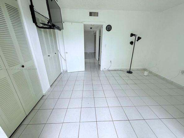 300 NW 42nd Ave 109, Miami FL 33126